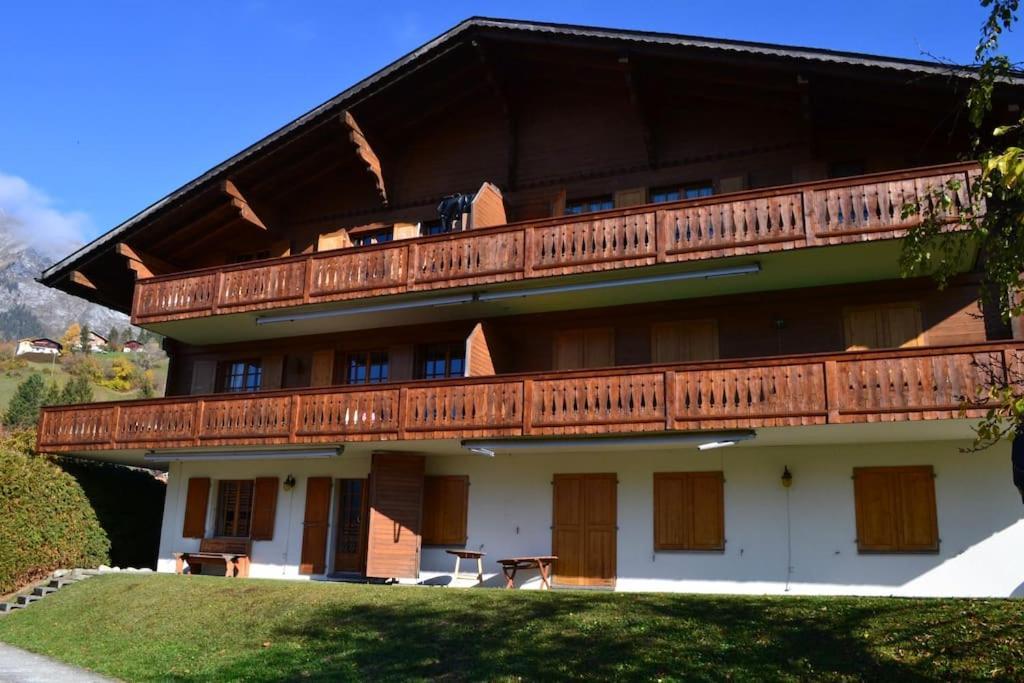 Cozy Apartment In The Heart Of The Alps Chateau-d'Oex Ngoại thất bức ảnh